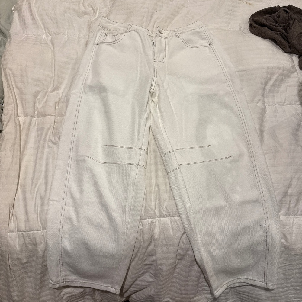 White barrel jeans